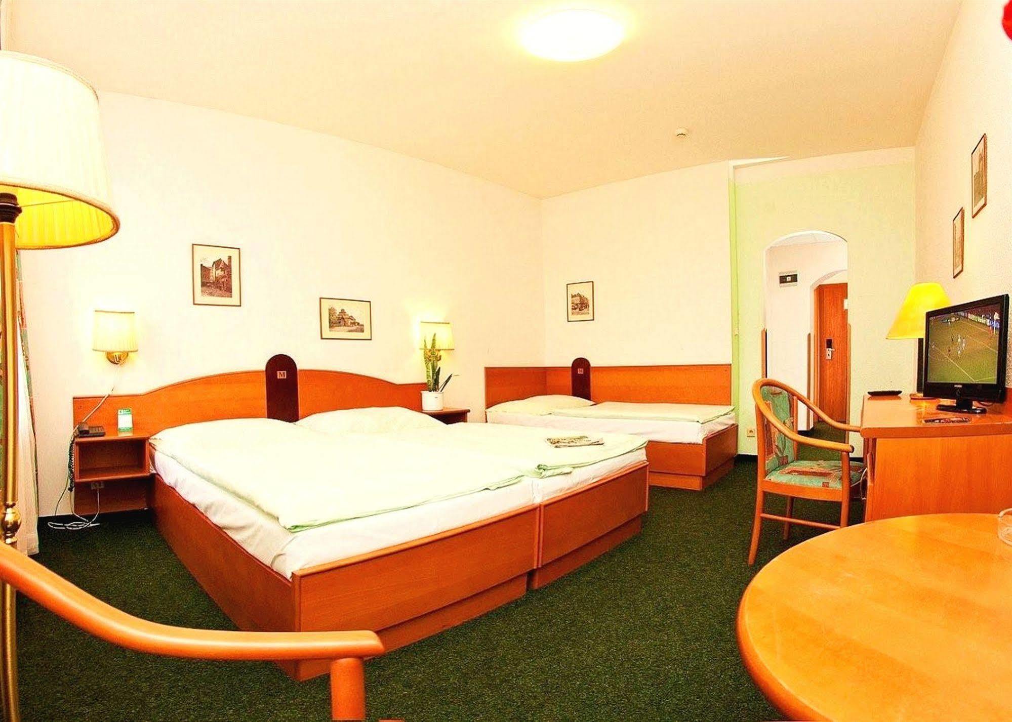 Hotel Merkur - Czech Leading Hotels Prague Ngoại thất bức ảnh
