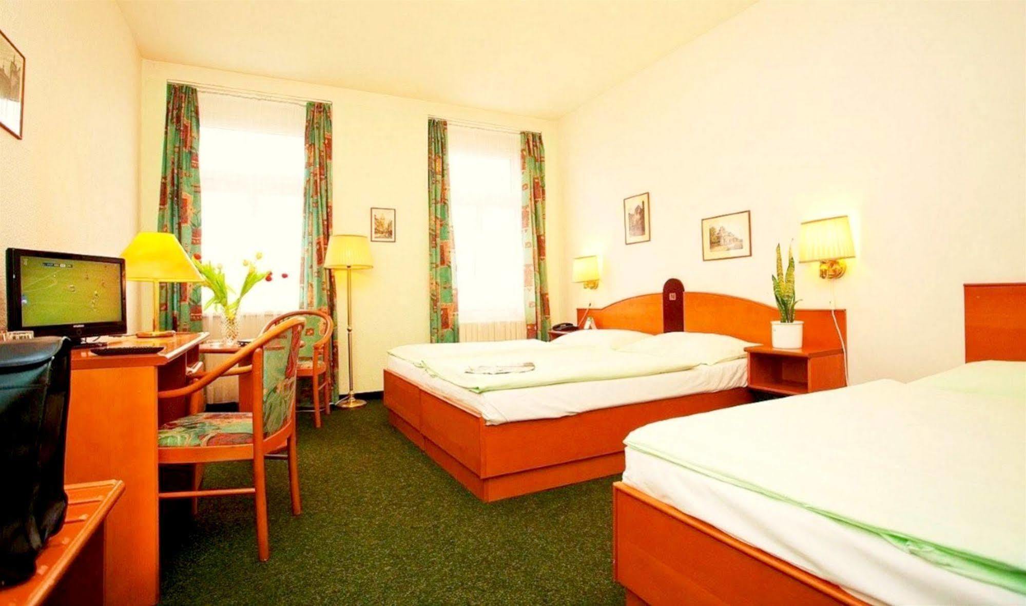 Hotel Merkur - Czech Leading Hotels Prague Ngoại thất bức ảnh